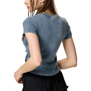 เสื้อยืดแขนสั้นผู้หญิงสำหรับฤดูร้อน ทรงเข้ารูป ผ้าฝ้าย 280GSM ล้างสีแบบ Acid Wash มีจีบด้านข้าง เหมาะสำหรับสาวๆ วัยเรียน - Product Image 3