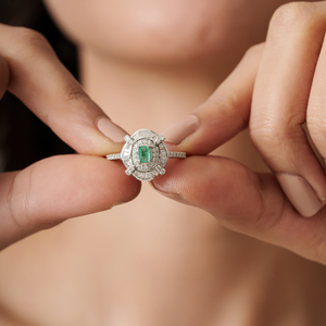 Bague de mariage unique inspirée de l'Art Déco, sertie d'émeraudes et de diamants, pour femme, or blanc 14 carats pur, dernières créations de bijoux en pierres précieuses - Product Image 2