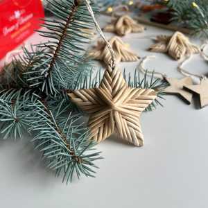 Adorno Navideño de Estrella de Ratán Hecho a Mano, Decoración Colgante Tradicional para Interiores, Regalo Artesanal para Navidad y Año Nuevo - Product Image 1