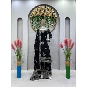 Conjunto de Traje de Fiesta de Tela Chifón Talla XL con Trabajo de Hilo y Lentejuelas - Product Image 2