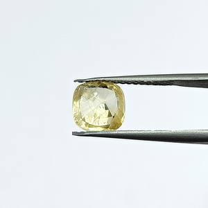 Saphir jaune naturel de 3,91 carats, taille coussin, provenant du Sri Lanka, pierres précieuses en vrac pour la fabrication de bijoux et de bagues, Ratti Chart 4.25 YCIN-214 - Product Image 1