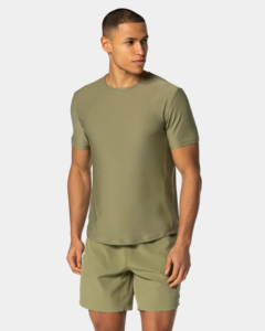 เสื้อยืดคอกลมสีเขียวมะกอกสำหรับผู้ชาย ทรงปกติ ผ้าโพลีเอสเตอร์ 100% น้ำหนัก 220 กรัม ระบายอากาศได้ดี ป้องกันการเป็นขุย เหมาะสำหรับออกกำลังกาย ODM - Product Image 1