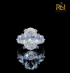 Bague de fiançailles de luxe en or massif 9K 14K 18K avec diamant ovale de laboratoire couleur DEF, taille bouclier 2 carats, halo caché, bijoux personnalisés - Product Image 1