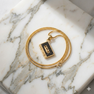 Collar de Moda Vintage con Colgante de Cinta de Cassette Retro Personalizada en Oro Sólido de 10k con Diamantes Moissanite, Unisex - Product Image 5