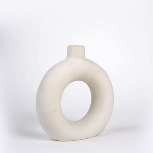 Jarrón de cerámica blanca de diseño elegante, estilo Art Deco, con forma de donut, hueco, para flores, de cerámica mate color crema, hecho a mano, con drenaje. - Product Image 4