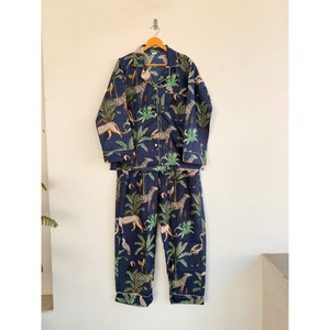 Pijama de Algodón Premium para Mujer con Estampado Animal Estilo Safari |   Pijama de Manga Larga |   Bata Suave y Transpirable de 1 Pieza, Lavable a Máquina - Product Image 6