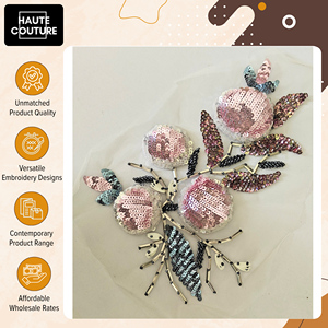 Exclusiva Oferta en Accesorios de Ropa para Mujer Bordados a Mano - Apliques de Frutas Rosadas en 3D con Hojas Azules a Bajo Precio - Product Image 4