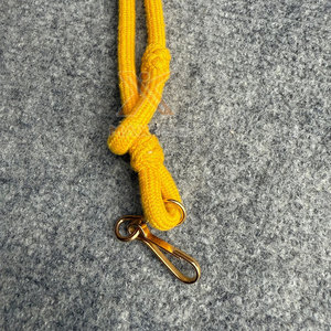 สายคล้องคอสำหรับชุดพิธีกรรมที่เป็นมิตรกับสิ่งแวดล้อมและยั่งยืน ผลิตในปากีสถาน - Product Image 3