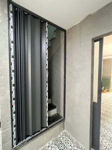 Puertas plegables modernas de aluminio con paneles sólidos de primera calidad, con soporte técnico y suministro MOQ. Soporte técnico en línea Vietnam. - Product Image 2