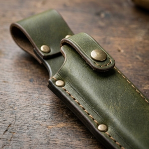 Étui à couteaux en cuir véritable, doux et protecteur, style classique, adapté au rangement des couteaux, aux voyages et à la collection. - Product Image 3