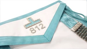 Delantal de Reglamento de la Francmasonería de Pensilvania Past Master Blue Lodge, Azul Cielo, Emblema Bordado a Mano, Borlas de Cadena Metálica Plateada - Product Image 2
