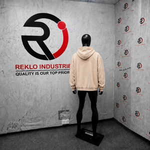 Sudadera con Capucha Beige Extra Grande Personalizada con Gráfico de Árbol del Bosque Negro, Estilo Vintage Desgastado, Sudadera Informal para Hombre y Mujer - Product Image 4