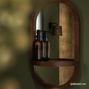 Espejo ovalado Vandana Ultra Orion con estante de madera de mango - Product Image 4