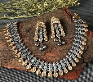 Conjunto de Collar y Pendientes Ghungroo de Plata Oxidada y Oro de Dos Tonos para Mujer, Joyería Étnica Tradicional - Product Image 3