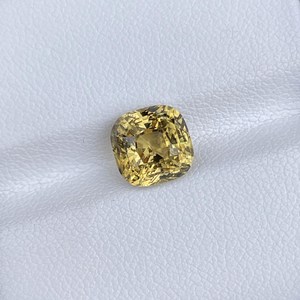 Chrysoberyl Jaune Naturel Carré du Rajasthan, Pierre Précieuse Non Montée 2,00 Ct, Évaluée par un Tier, ZUBEDA GEMS pour la Fabrication de Bijoux - Product Image 5