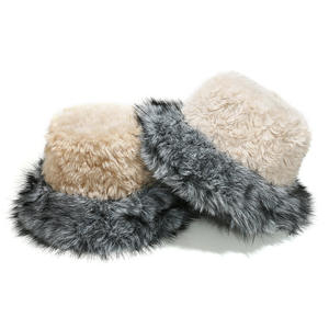 Gorro de Invierno Cálido y Afelpado para Mujer, Gorro de Pescador con Protección para las Orejas, de Piel Sintética - Product Image 6