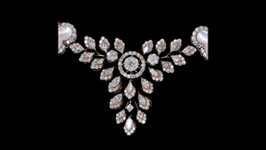 Collar de Plata con Trébol de Nácar y Diamantes Cultivados en Laboratorio |   Collar Floral de Plata de Ley 925 |   Regalo de Novia - Product Image 5