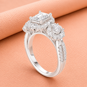 Bague de fiançailles de luxe en or blanc avec diamant de laboratoire taille émeraude, halo et pierres latérales en grappe florale, certifiée IGI, bijoux de mariée - Product Image 3