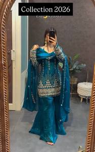 Traje de diseñador de alta gama de seda satinada pura Fendi con bordado de lentejuelas y encaje Moti, top y pantalón palazzo con trabajo Kali y dupatta - Product Image 2