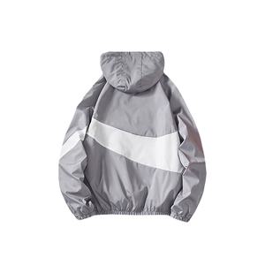 Nouvelle conception Veste de pluie imperméable légère à capuche pour hommes Vente en gros Veste de randonnée coupe-vent - Product Image 4