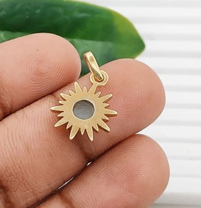 เครื่องประดับอัญมณีควอทซ์ Sunburst Alexandrite-ชุดคอลเล็ตชุบทองจี้กลม-ทำด้วยมือขนาด6มม. - Product Image 5