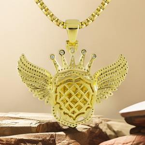 Joyería Hip Hop con Diamantes, Colgante de Corona de León con Alas en Plata de Ley 925 para Hombres y Unisex. - Product Image 2