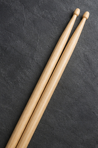 ไม้กลองทำจากวัสดุไม้ ทนทาน ตรงเสถียร อุปกรณ์ดนตรี ความแม่นยำสูง ผลิตด้วยมืออย่างประณีต - Product Image 2