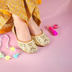 Ladies <b>Khussa</b> - 2025 Wholesale High Quality Casual Women Khusa Shoes New design Women Shoes - Product Image 5