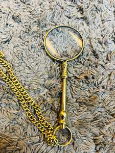Collier pendentif loupe vintage en laiton, style religieux et nautique, chaîne à maillons avec perle, idéal pour fêtes, mariages et occasions spéciales - Product Image 3