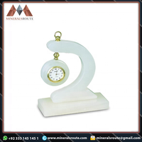Horloge de table sculptée en onyx blanc poli, 100 % artisanale, qualité supérieure, forme cloche, chef-d'œuvre en pierre authentique