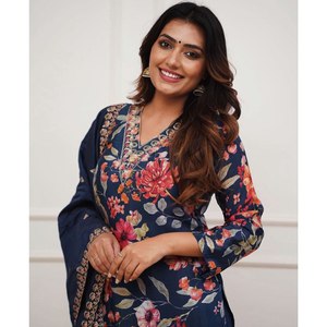 Superbe ensemble haut et bas en tissu crêpe pour soirée, avec dupatta XL et manches trois-quarts - Product Image 4