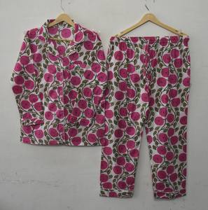 Conjunto de Pijama de Verano para Mujer, Elegante, Estampado Floral Rosa, de Algodón con Estampado a Mano, de Secado Rápido, Transpirable, de Longitud Completa - Product Image 1