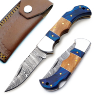 Couteau de poche artisanal de haute qualité en acier Damas personnalisé, lame pliante à verrouillage arrière, manche en bois d'olivier bleu, étui en cuir