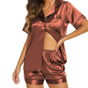 Conjunto de ropa de dormir de dos piezas para mujer, camisa ligera y pantalones cortos con cintura elástica, traje de noche cómodo para mujer, camisa y pantalón corto de satén - Product Image 1