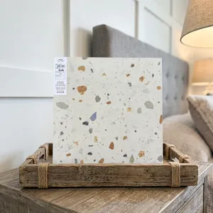 กระเบื้องพอร์ซเลนแบบมันเงาขนาด 600x600 มม. ลายดอกไม้และพืช  พร้อมคุณสมบัติกันความร้อน สำหรับใช้ในห้องน้ำและผนัง/พื้นภายในอาคาร - Product Image 3