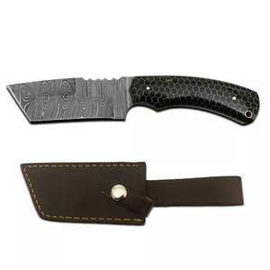 Cuchillo Tanto de Acero de Damasco Hecho a Mano con Funda - Cuchillo de Espiga Completa con Patrón Retorcido y Mango de Resina de Panal - Product Image 1