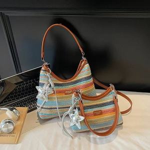 Nouveau Sac de Voyage et de Shopping Tendance pour Femme, en Paille Tressée Colorée avec Fermeture Éclair et Pendentif Étoile, Grande Capacité, Idéal pour les Vacances et les Activités de Plein Air - Product Image 1
