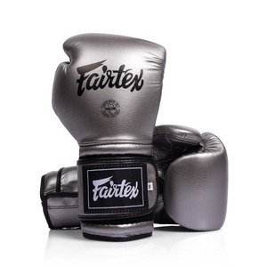 Gants de boxe professionnels Fairtex gris et noir pour le combat, en cuir véritable, durables, pour la compétition, avec technologie d'évacuation de l'humidité. - Product Image 6