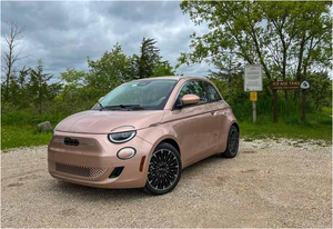 Mejor Proveedor de FIAT 500e FWD 2024 Usado en Excelentes Condiciones - Product Image 3