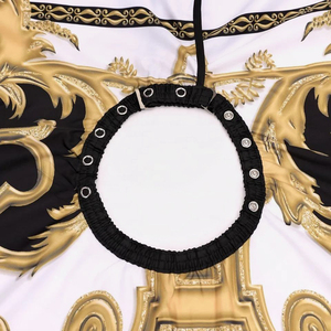 Capa de Peluquería con Estampado de León Dorado, Negra y Blanca, 140 cm x 160 cm, Antiadherente, de Poliéster y Seda Ecológica, Resistente al Agua - Product Image 3