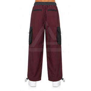 Pantalon parachute décontracté pour homme avec jambes larges, taille élastique, plusieurs poches et design streetwear pour tous les jours - Product Image 4