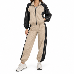 Ensemble de survêtement 2 pièces respirant pour femme, idéal pour l'hiver, personnalisable OEM/ODM, avec logo imprimé 3D en relief, en polaire légère et dentelle unie - Product Image 6