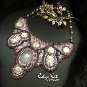 สร้อยคอผู้หญิงสวยพร้อมงานเย็บปักถักร้อย - Product Image 3