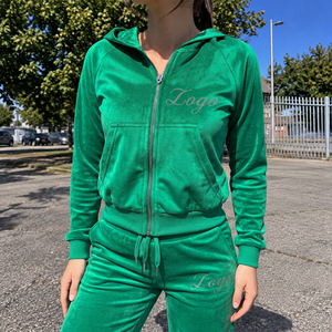 Sudadera con Capucha de Terciopelo con Pedrería de 300 GSM al por Mayor para Mujer, Gama de Marcas de Moda del Reino Unido - Product Image 2