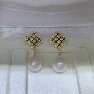 Pendientes Colgantes de Perlas de Trébol para Mujer, Perlas Edison Naturales de Agua Dulce de 10-11 mm, Plata Pura de Lujo con un Toque de Elegancia - Product Image 2