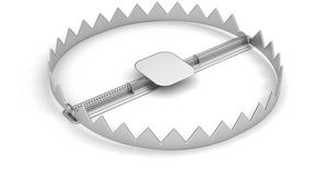 Trampa multiusos de metal para animales, adecuada para terrenos agrícolas, jardines y gestión de propiedades rurales. - Product Image 2