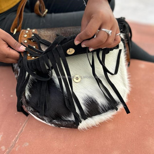 Nuevo y elegante bolso con flecos de piel de ante para mujer, bolso cruzado perfecto de moda para mujer, superventas, bolsos cruzados en forma de barril - Product Image 4