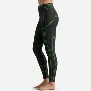 Leggings longs taille haute pour femmes, noirs avec décoration de ligne verte brillante, extensibles, respirants, style compression, toutes saisons - Product Image 3