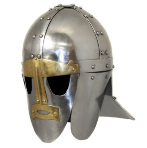 Casque médiéval en acier avec visière pointue, fentes pour les yeux et chaîne intégrale, disponible à prix de gros. - Product Image 5