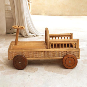 Mini camión de juguete hecho a mano, juguete de vehículo de mimbre tejido sostenible, camiones en miniatura más vendidos. - Product Image 1